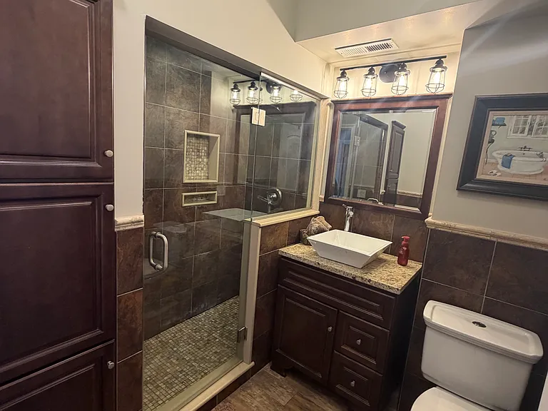 2411 W 34th Pl — Photo 3