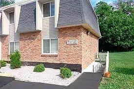 2 bed, 1.0 bath, 750 sqft, $970 — Photo 1