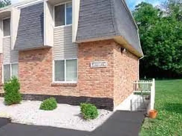5 Lori Ln APT F, Amelia, OH 45102