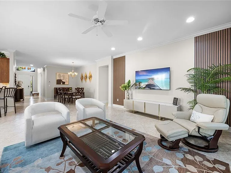 6542 Marbella Dr — Photo 10
