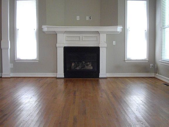 Living area with Gas fireplace