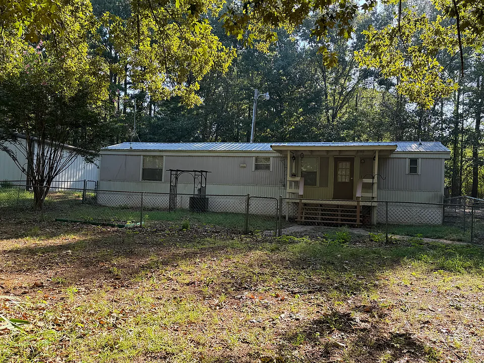 22810 Dianne Ln