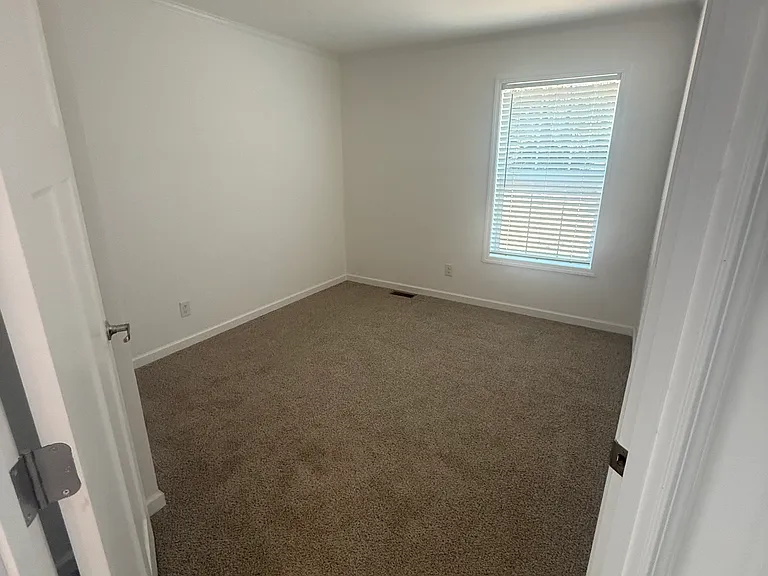 65 Forest Manor Rd — Photo 9