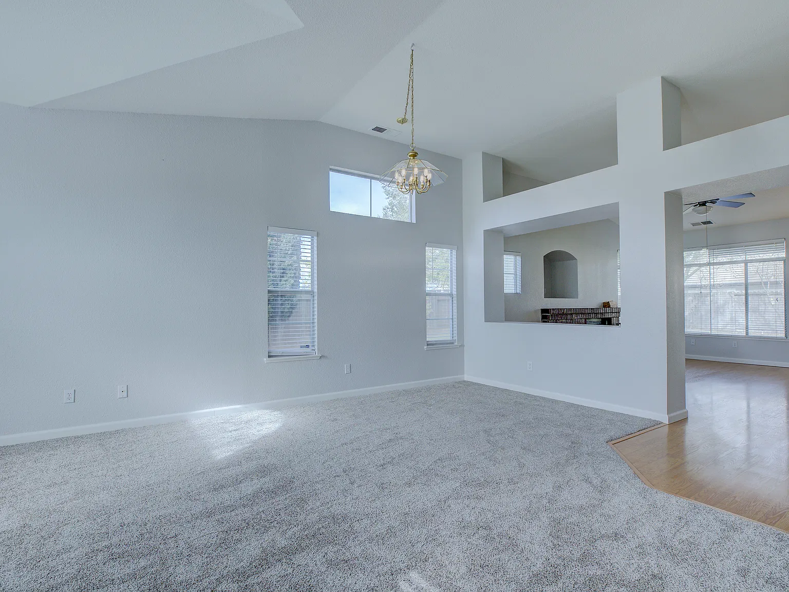 4 bed, 1812 sqft, $2,845 — Photo 2