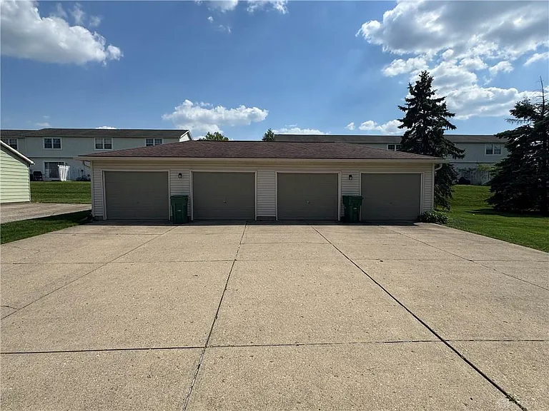 1250 Robbins Run Ct — Photo 2