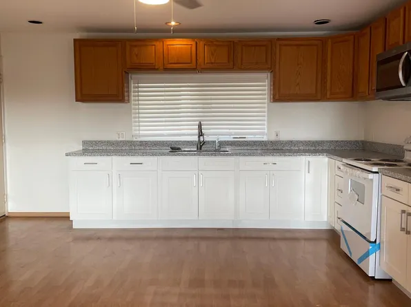 1824 Metcalf St #B, Honolulu, HI 96822