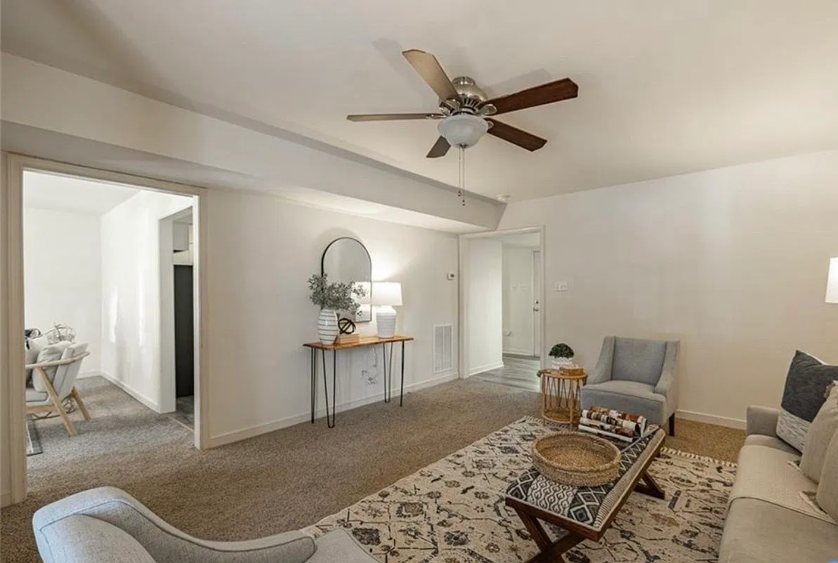 4 bed, 1970 sqft, $2,600 — Photo 2