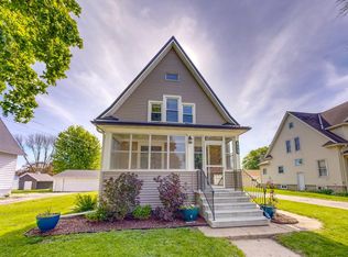 513 1st Ave SE, Hayfield, MN 55940