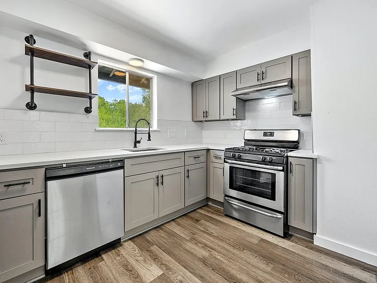 1706 Elmhurst Dr #A — Photo 1