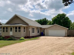 504 N Dakota St, Clark, SD 57225