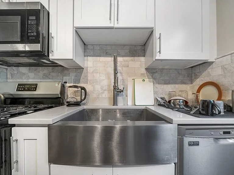 77 Webster St #2 — Photo 6