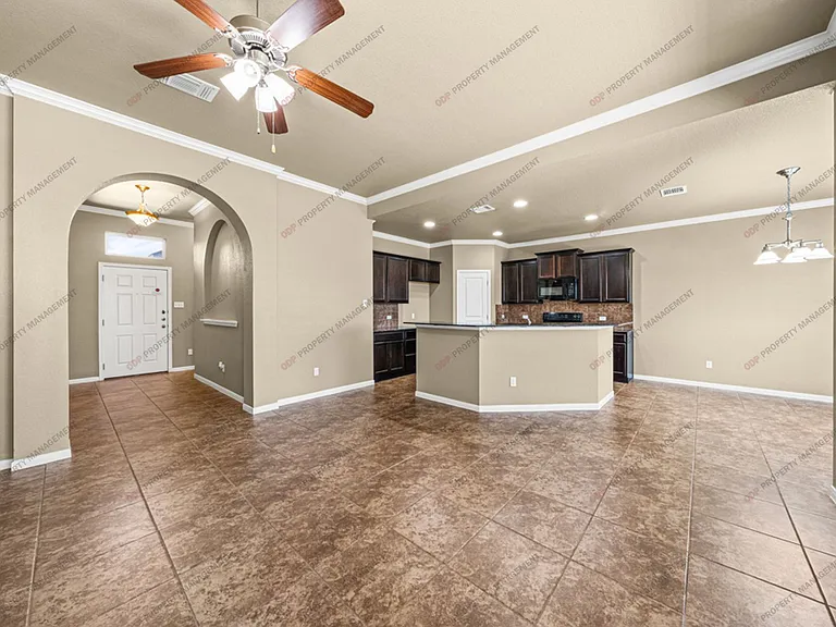 5607 Blackstone Dr — Photo 11