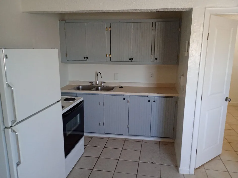 1003 N Jefferson St #3