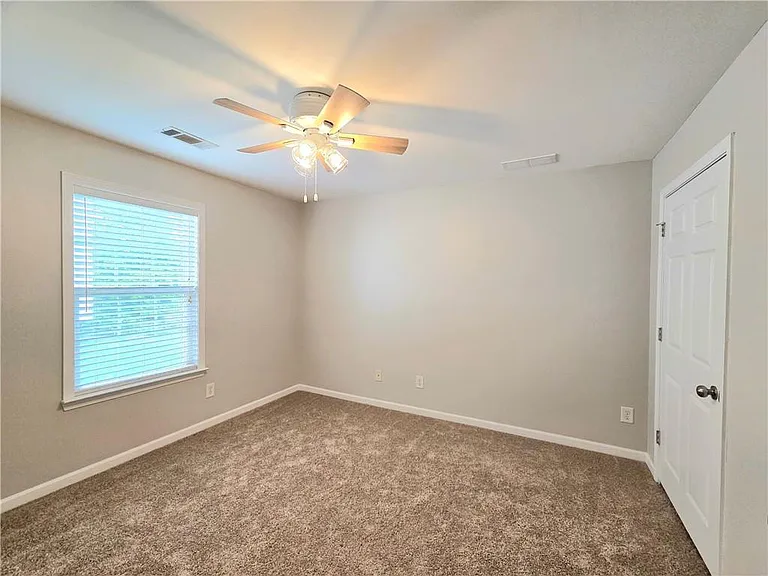 621 Roxtree Ct — Photo 13
