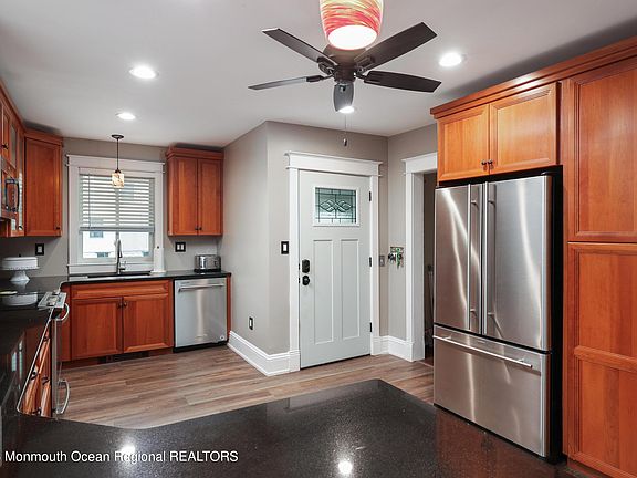 5th image of 163 Wilson Avenue