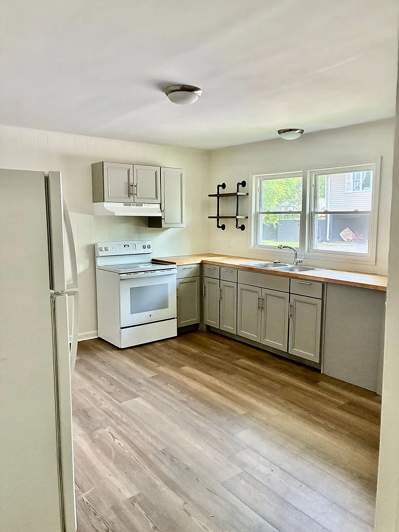 109 Signal View Street — Photo 4