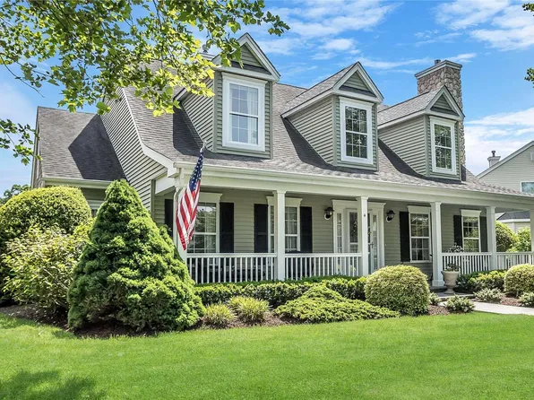 4 Black Pine Street #4, Calverton, NY 11933