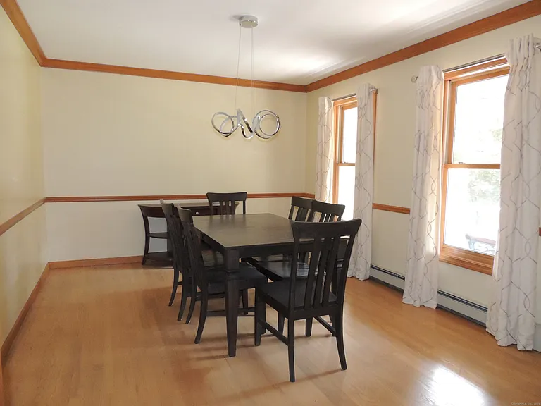 12 Cardinal Ln — Photo 8