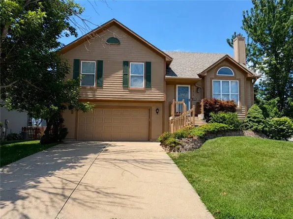 16312 Blake St, Olathe, KS 66062
