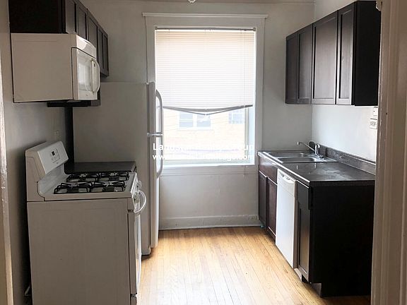 3rd image of 2344 W Touhy Ave APT 2C