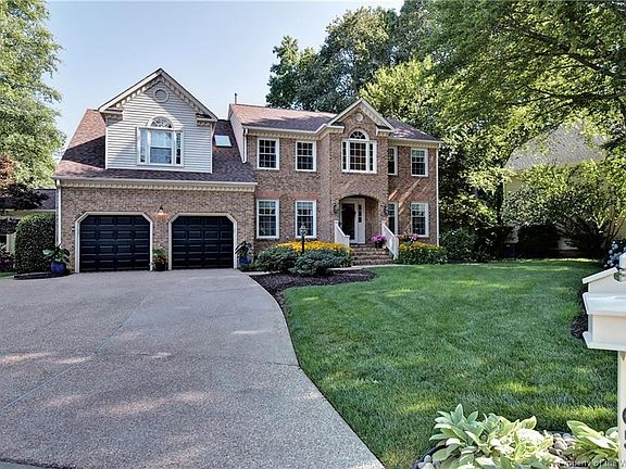 3rd image of 105 Birkdale Ct
