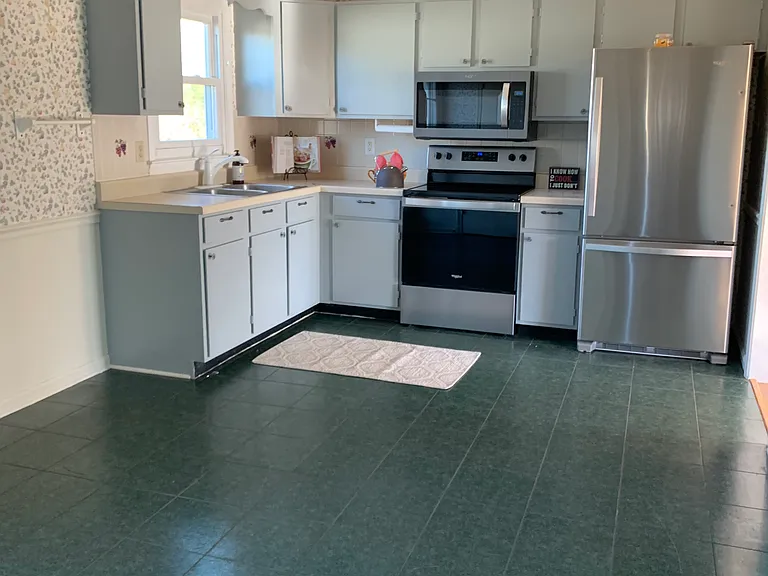 236 Somerset Dr — Photo 3