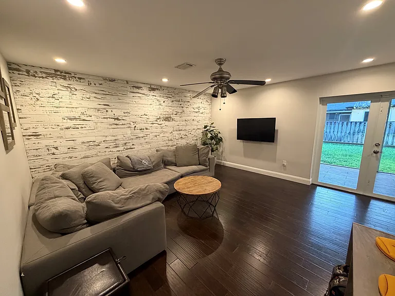 8907 SW 49th Ct — Photo 11