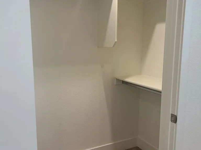 APT THE MADISON COLLECTION — Photo 28