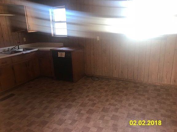 5th image of 111 W Cooper St