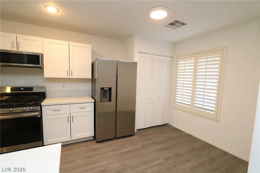 4 bed, 2.5 bath, 1766 sqft, $2,234 — Photo 4