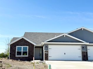 2360 Serenity Ct, Auburn, IN