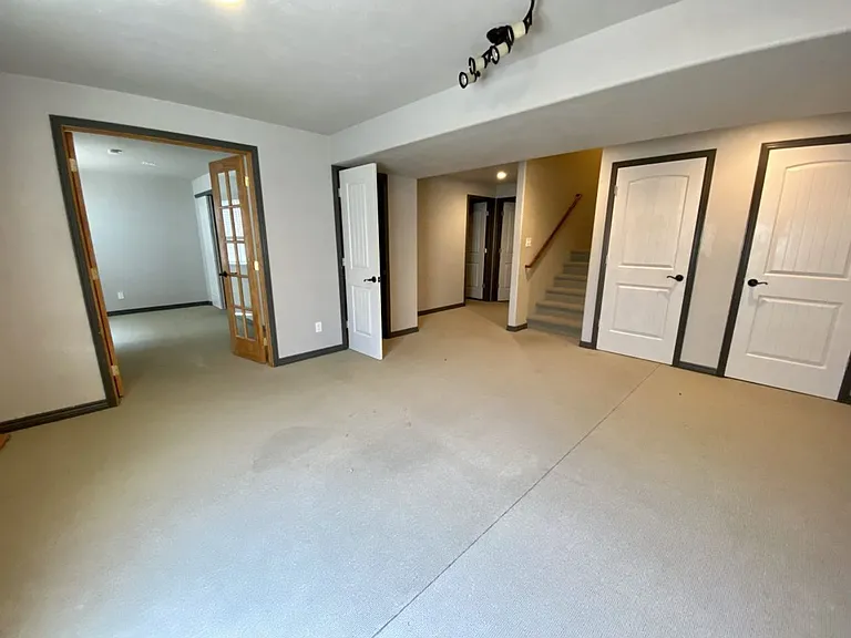 2209 Sunbury Ln — Photo 18