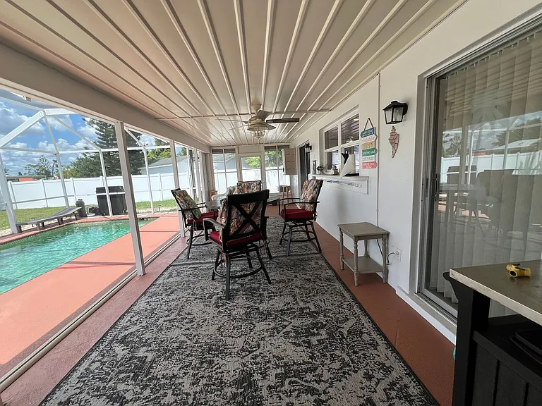 2421 Ivanhoe St — Photo 31