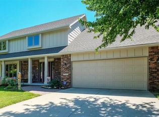1691 NW 103rd St, Clive, IA 50325