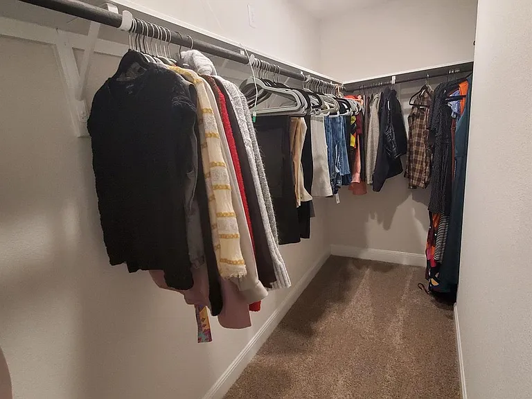 15610 Ellinger Dr — Photo 16