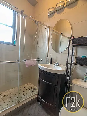 Rented by Realty 2000 Corp | media 20