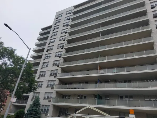 370 Ocean Pkwy, Brooklyn, NY 11218