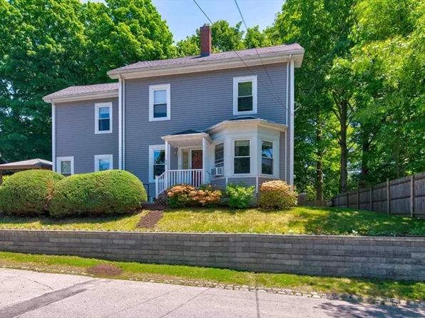 34 Spring Hill Rd, Hyde Park, MA 02136