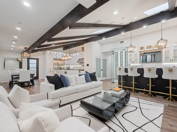 927 N Fairview St, Burbank, CA 91505