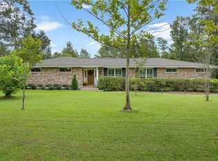 5 Honeysuckle Ln, Covington, LA 70433