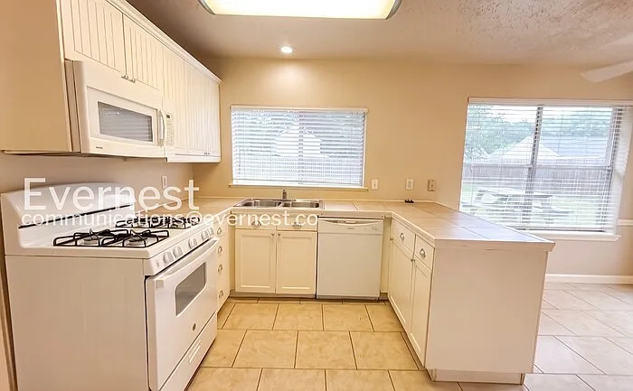 12322 Flaxen Dr — Photo 3