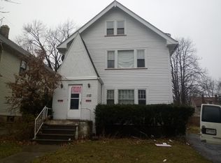 930 Helmsdale Rd, Cleveland Heights, OH 44112