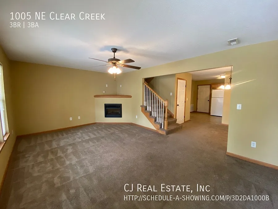Building Photo - 1005 NE Clear Creek Dr