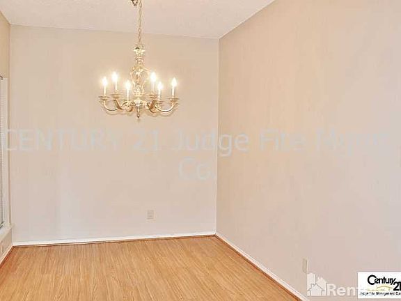 3rd image of 229 High Pointe Ln