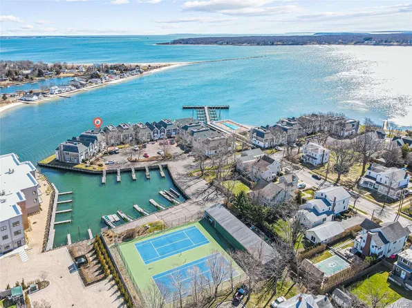 40 Stirling Cv, Greenport, NY 11944