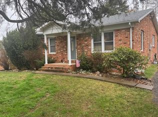 2 Massanutten Pl, Luray, VA 22835