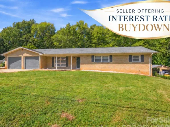 213 Lakeview Dr, Harrisburg, NC 28075