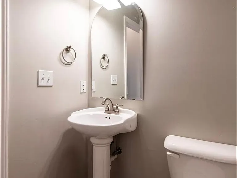 402 Clare Ln #402 — Photo 27