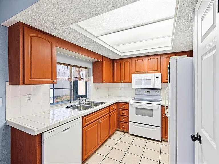 4314 Pinefield Ave — Photo 11