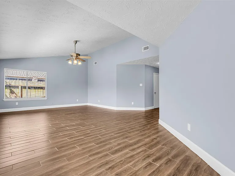 23819 Griffin House Ln — Photo 4